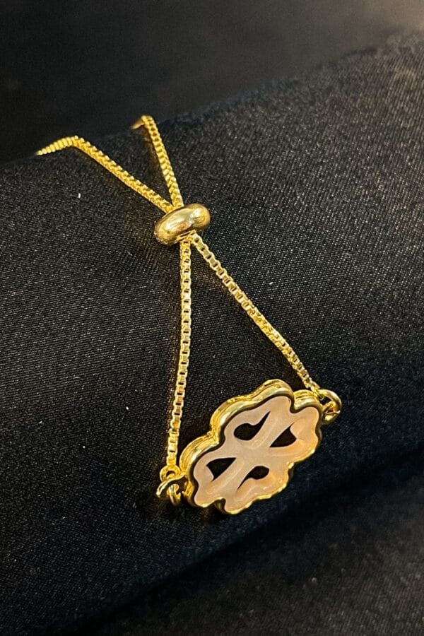 Pulseira Ajustável com Trevo de Quatro Folhas de Madrepérola (PL0003) - Image 3