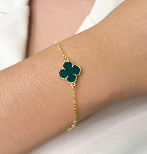 PULSEIRA COM UM TREVO VERDE (019716)